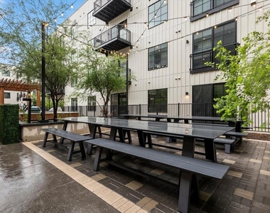 4315 S Congress Ave - Photo Thumbnail 19
