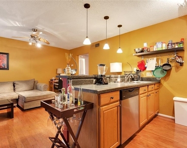 910 Duncan Ln - Photo Thumbnail 7