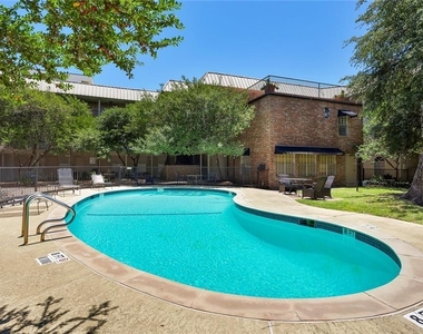 910 Duncan Ln - Photo Thumbnail 16