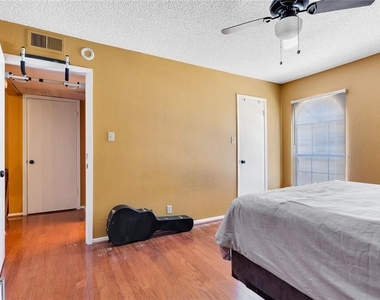 910 Duncan Ln - Photo Thumbnail 12