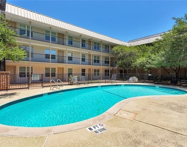 910 Duncan Ln - Photo Thumbnail 15