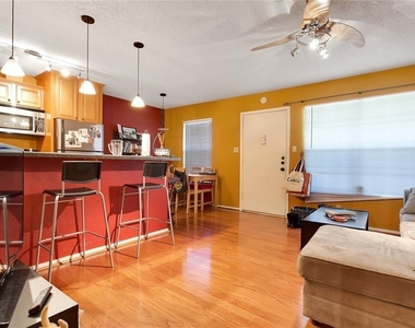 910 Duncan Ln - Photo Thumbnail 1