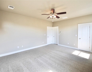 3307 Minnie St - Photo Thumbnail 6