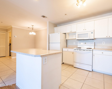 3591 Kernan Boulevard - Photo Thumbnail 11