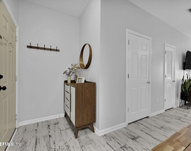 862 Southern Creek Drive - Photo Thumbnail 2