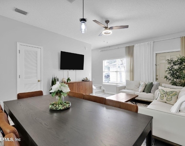 862 Southern Creek Drive - Photo Thumbnail 10