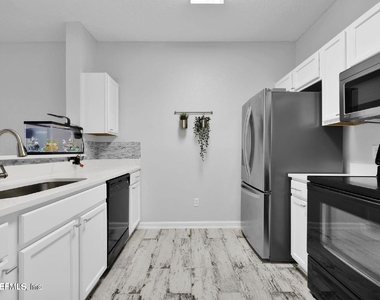 862 Southern Creek Drive - Photo Thumbnail 4