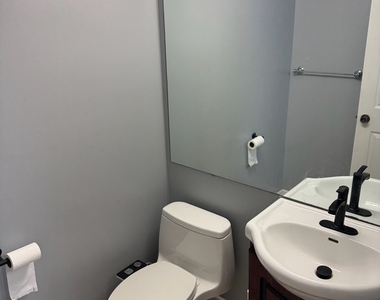 2404 Kenmore Court - Photo Thumbnail 28