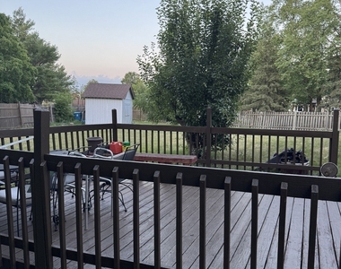 2404 Kenmore Court - Photo Thumbnail 3