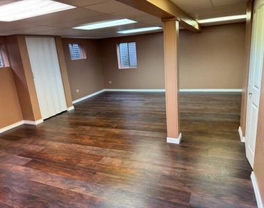 2404 Kenmore Court - Photo Thumbnail 25