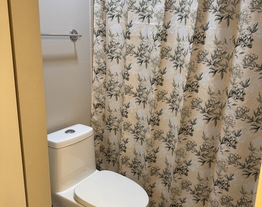 2404 Kenmore Court - Photo Thumbnail 23