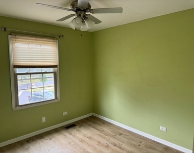2404 Kenmore Court - Photo Thumbnail 19