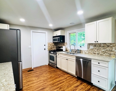 134 S Salem Drive - Photo Thumbnail 3
