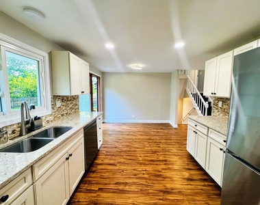 134 S Salem Drive - Photo Thumbnail 5