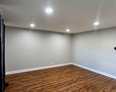 134 S Salem Drive - Photo Thumbnail 2