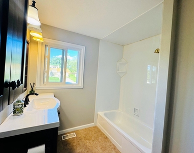 134 S Salem Drive - Photo Thumbnail 20