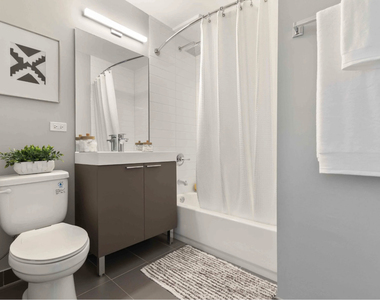 420 W Belmont Avenue - Photo Thumbnail 6