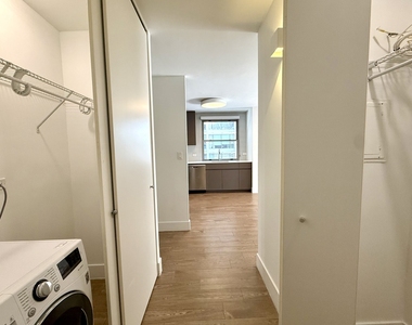420 W Belmont Avenue - Photo Thumbnail 26