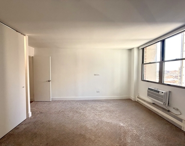 420 W Belmont Avenue - Photo Thumbnail 33