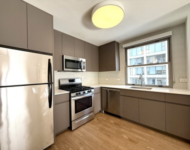 420 W Belmont Avenue - Photo Thumbnail 3