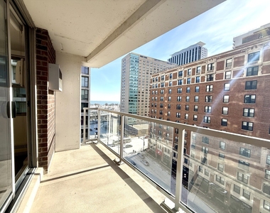 420 W Belmont Avenue - Photo Thumbnail 8