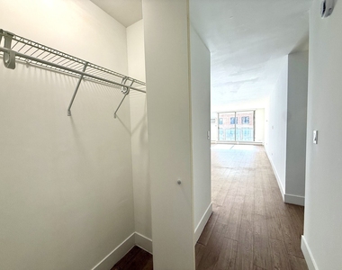 420 W Belmont Avenue - Photo Thumbnail 30