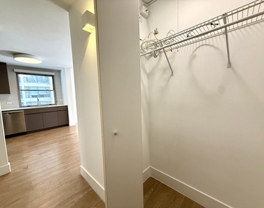 420 W Belmont Avenue - Photo Thumbnail 28