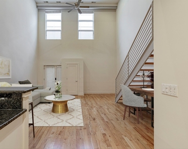 2100 Greenwood Street - Photo Thumbnail 2