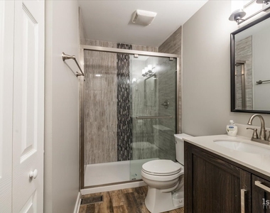 1801 Shetland Road - Photo Thumbnail 13