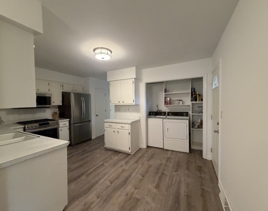 518 E 18th Street - Photo Thumbnail 7