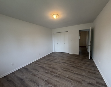 518 E 18th Street - Photo Thumbnail 15