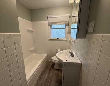518 E 18th Street - Photo Thumbnail 12