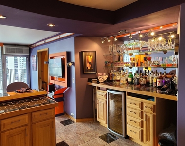 300 N State Street - Photo Thumbnail 2