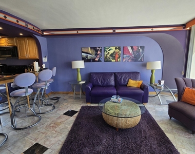 300 N State Street - Photo Thumbnail 3