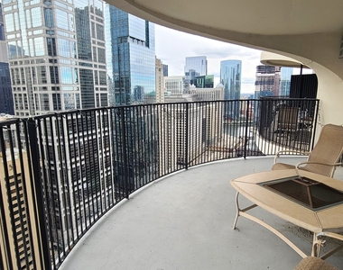 300 N State Street - Photo Thumbnail 12