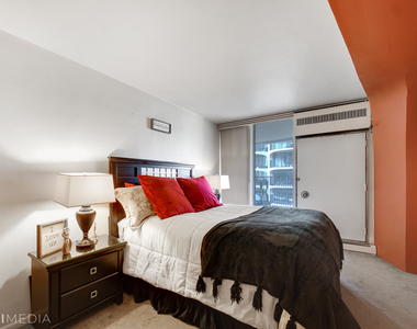 300 N State Street - Photo Thumbnail 10