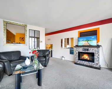 300 N State Street - Photo Thumbnail 3