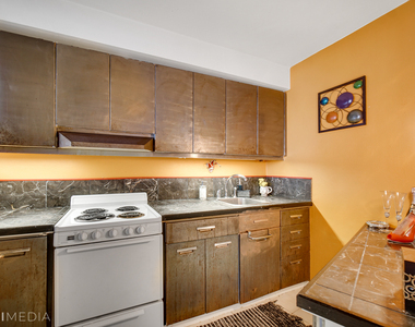 300 N State Street - Photo Thumbnail 8