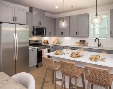 5150 Adairview Circle - Photo Thumbnail 2
