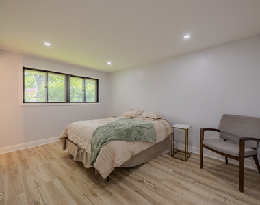 631 W Weathersfield Way - Photo Thumbnail 3