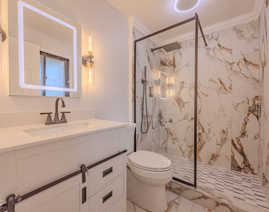 631 W Weathersfield Way - Photo Thumbnail 7