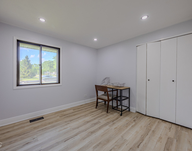 631 W Weathersfield Way - Photo Thumbnail 5