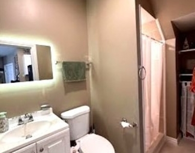 7328 N Honore Street - Photo Thumbnail 7