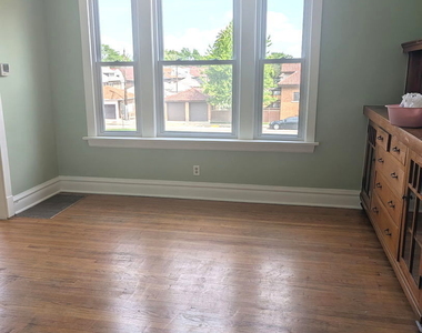 1900 Harvey Avenue - Photo Thumbnail 3