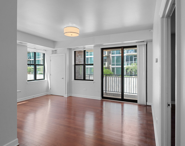451 W Huron Street - Photo Thumbnail 2