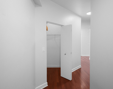 451 W Huron Street - Photo Thumbnail 18