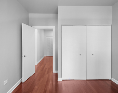 451 W Huron Street - Photo Thumbnail 16