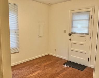 2209 Grange Circle - Photo Thumbnail 6