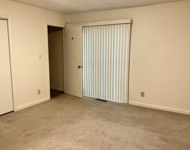 2209 Grange Circle - Photo Thumbnail 13
