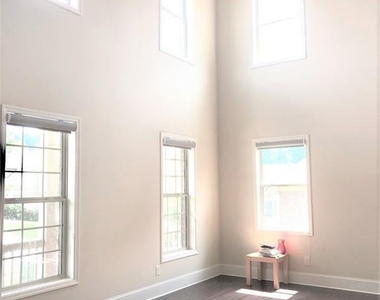 550 Nichols View Way - Photo Thumbnail 6